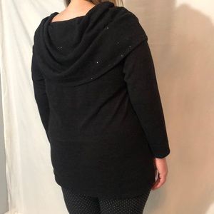 Jaclyn Smith black Sweater